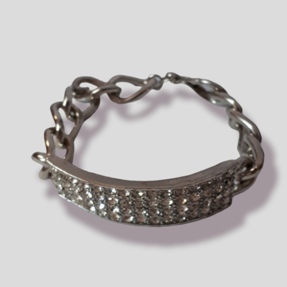 Crystal tag bracelet
